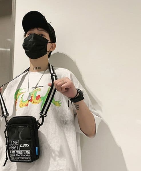ショルダーバッグメンズ スマホ クリアポケット付き多機能ミニショルダー