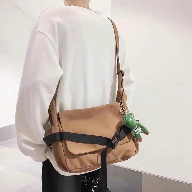 ショルダーバッグメンズ 大きめ まるみあるワイドショルダーバッグ