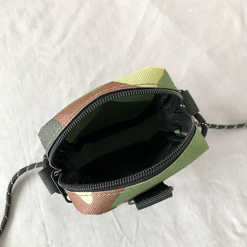ショルダーバッグメンズ メッシュポケット縦型ミニショルダー