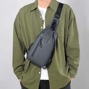 ショルダーバッグメンズ アーバンミニショルダーパック