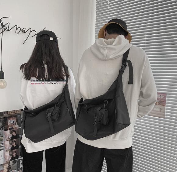 ショルダーバッグメンズ 男性用斜め掛けショルダーバッグ黒色お洒落