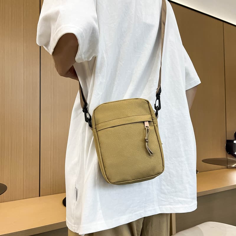 ショルダーバッグメンズ コンパクト斜め掛け軽量ポーチバッグ