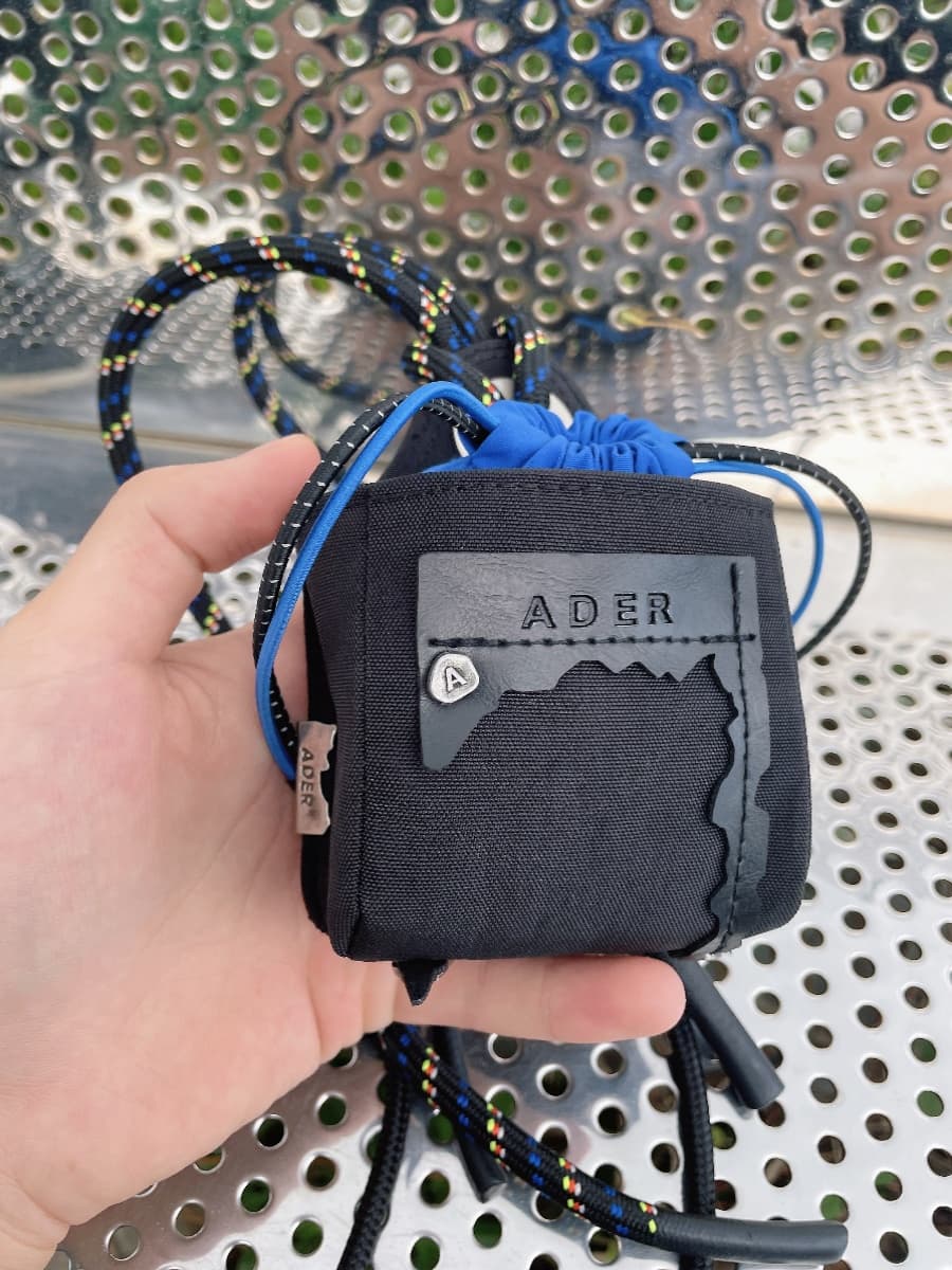 ショルダーバッグメンズ 財布 コンパクト機能的ネックウォレット